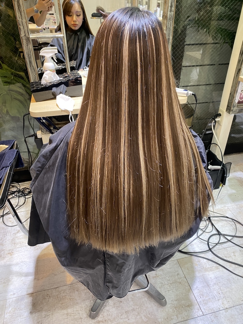 人気ヘアエクステ！シールエクステに興味ある方！詳しく解説 エクステ 種類 本数 カラー 値段 ショート ハイライト イヤリングカラー 付け放題