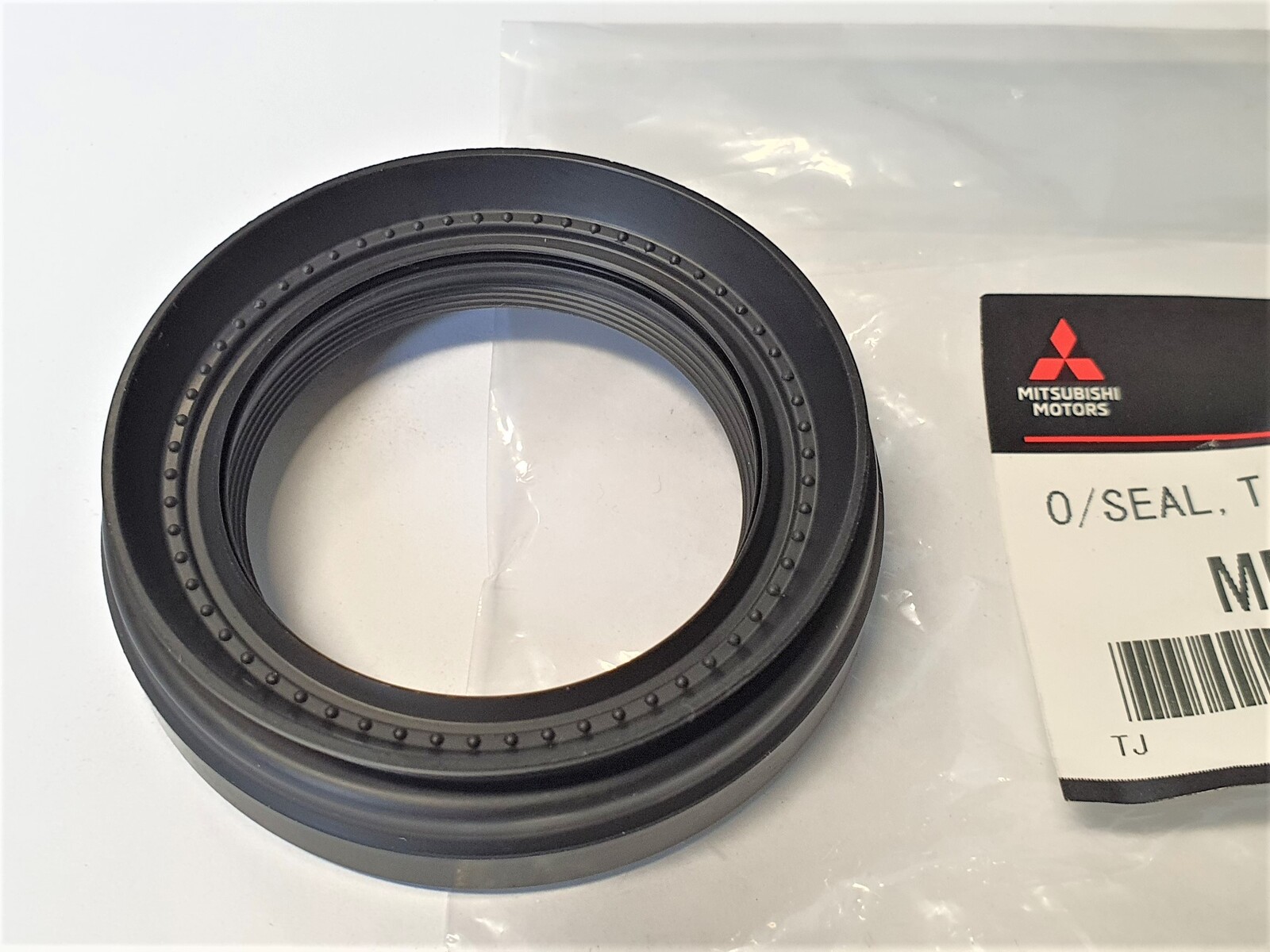 Mitsubishi LHS Driveshaft Axle Seal Suits EVO 4 9 IX.