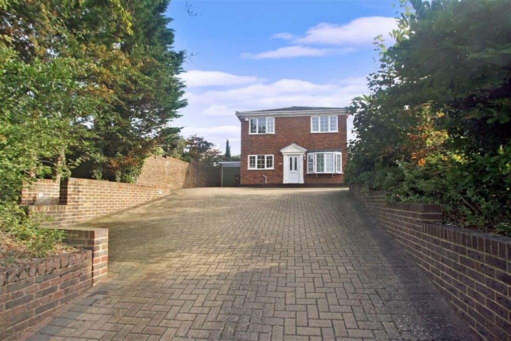 4 bedroom House Detached for sale in Selsdon