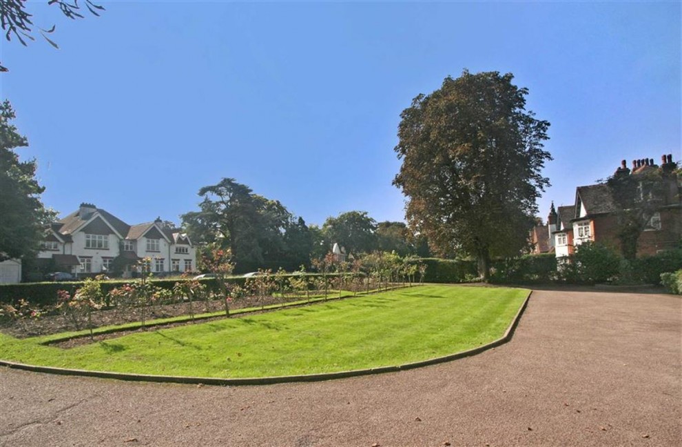 7 bedroom House Detached for sale in b Estate, West Purley