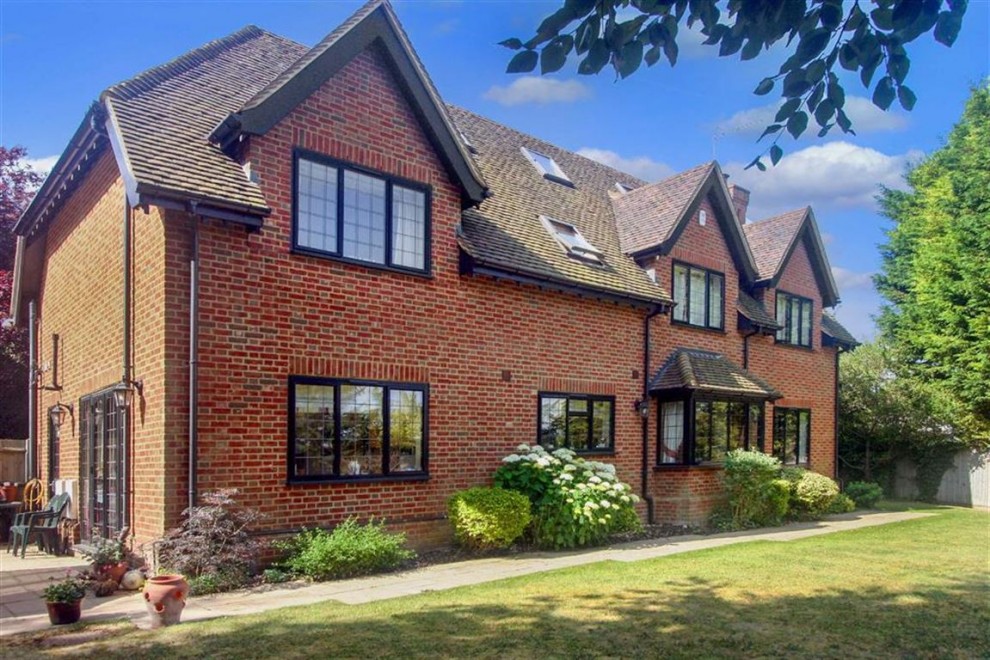 6 bedroom House Detached for sale in Sanderstead