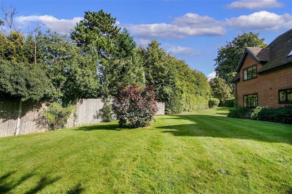 6 bedroom House Detached for sale in Sanderstead