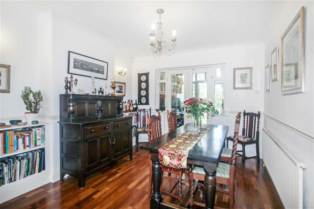 3 bedroom semi detached house for sale in Whyteleafe