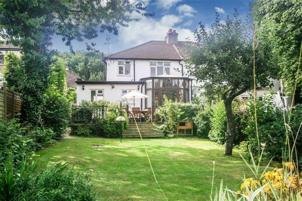 3 bedroom semi detached house for sale in Whyteleafe