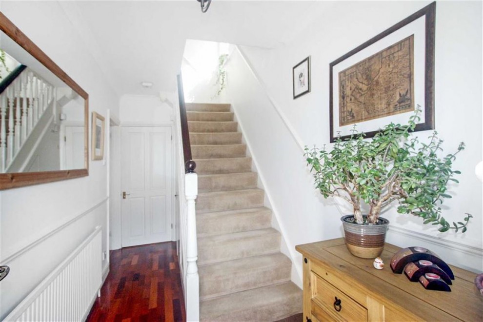 3 bedroom semi detached house for sale in Whyteleafe