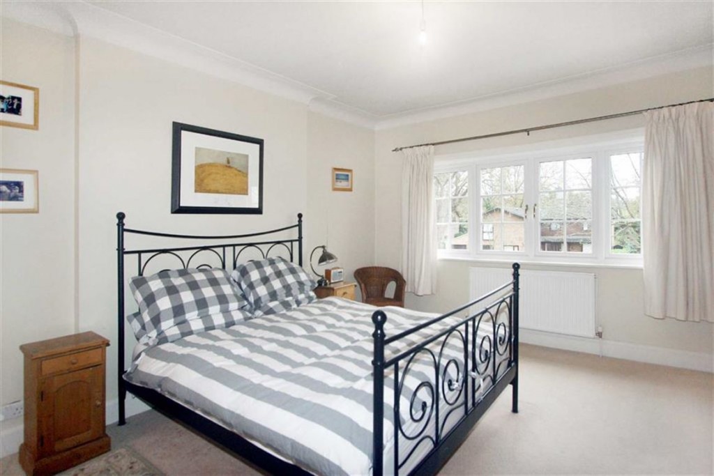 6 bedroom House Detached for sale in Whitgift Foundation