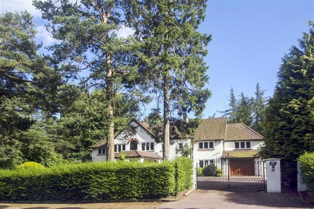 5 bedroom House Detached for sale in West Purley, b Estate