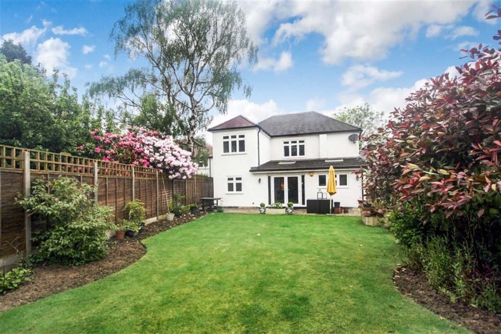 5 bedroom detached house for sale in Warlingham