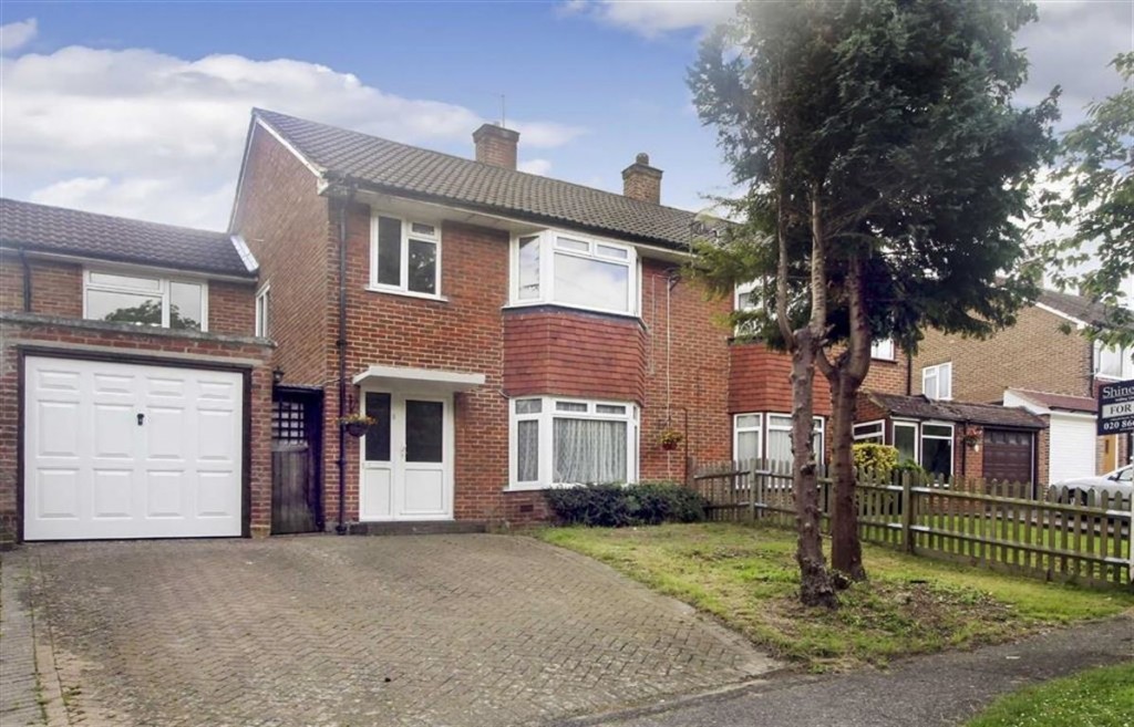 4 bedroom semi detached house for sale in South Croydon