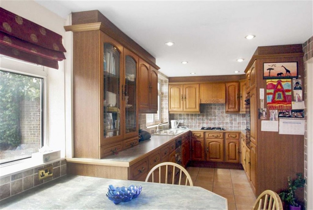 4 bedroom semi detached house for sale in Sanderstead