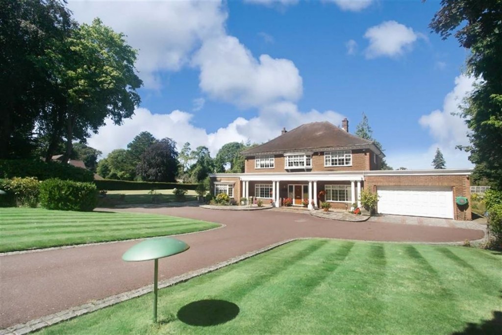 4 bedroom House Detached for sale in b Estate, Purley