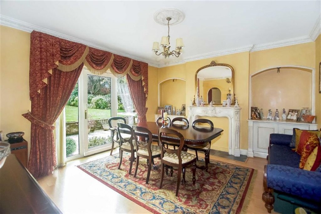 5 bedroom House Detached for sale in Purley
