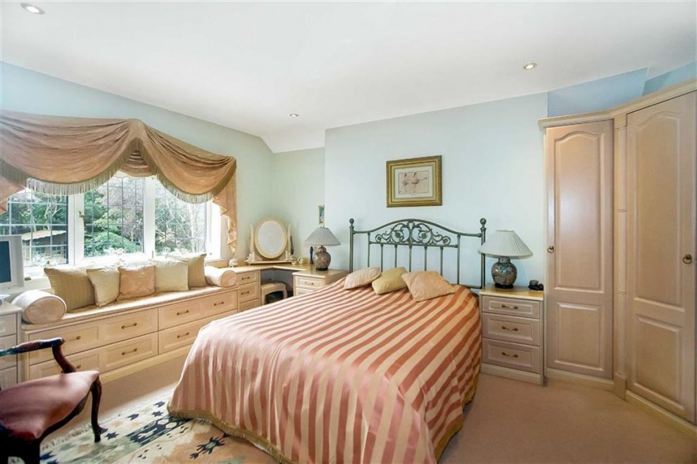 5 bedroom House Detached for sale in Purley