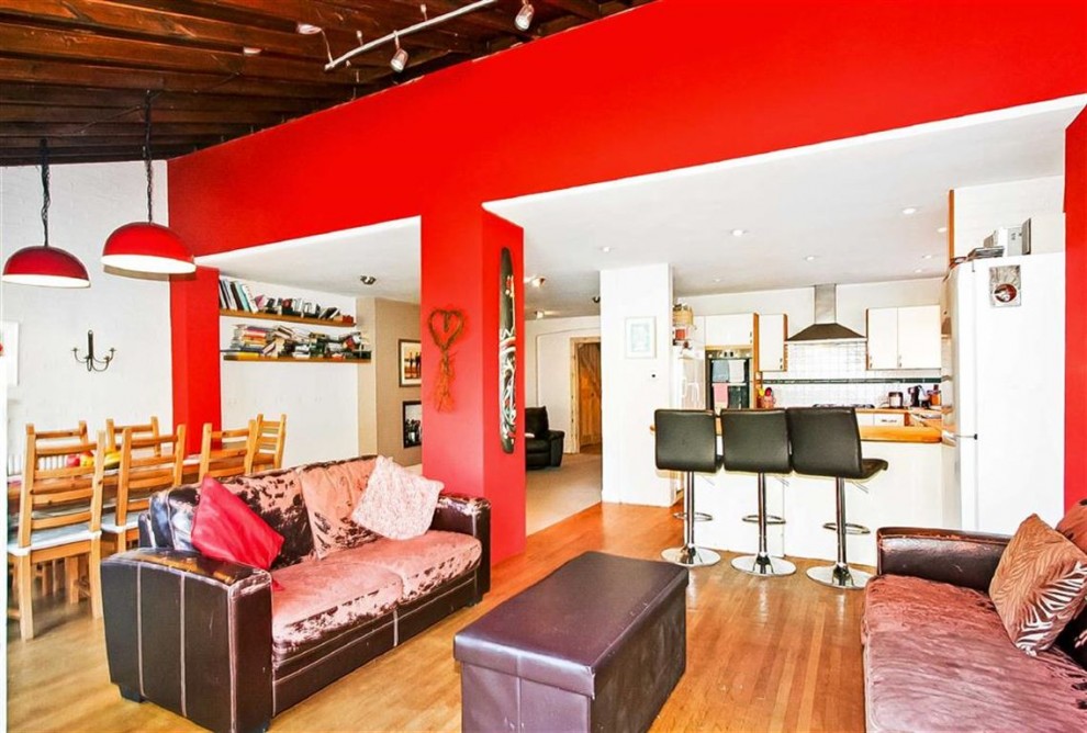 4 bedroom semi detached house for sale in Sanderstead, South Croydon