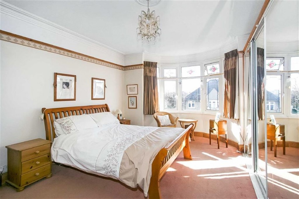 4 bedroom semi detached house for sale in Sanderstead, South Croydon