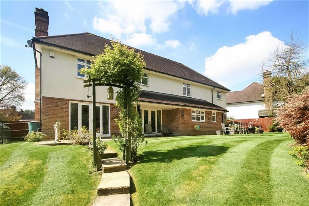 5 bedroom House Detached for sale in Kenley
