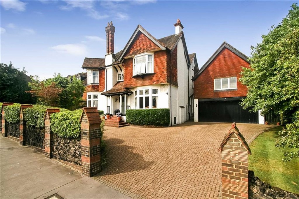 7 bedroom detached house for sale in Croham Hurst, South Croydon