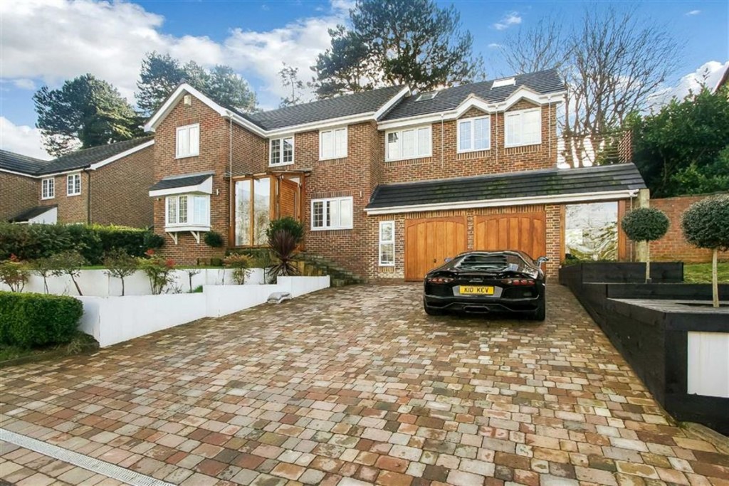 5 bedroom House Detached for sale in Kenley