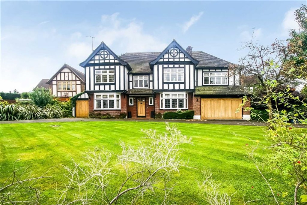 4 bedroom House Detached for sale in Whitgift Foundation, Croydon