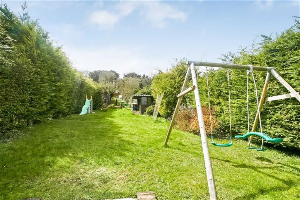 4 bedroom semi detached house for sale in Coulsdon