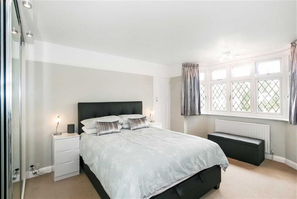 4 bedroom semi detached house for sale in Coulsdon