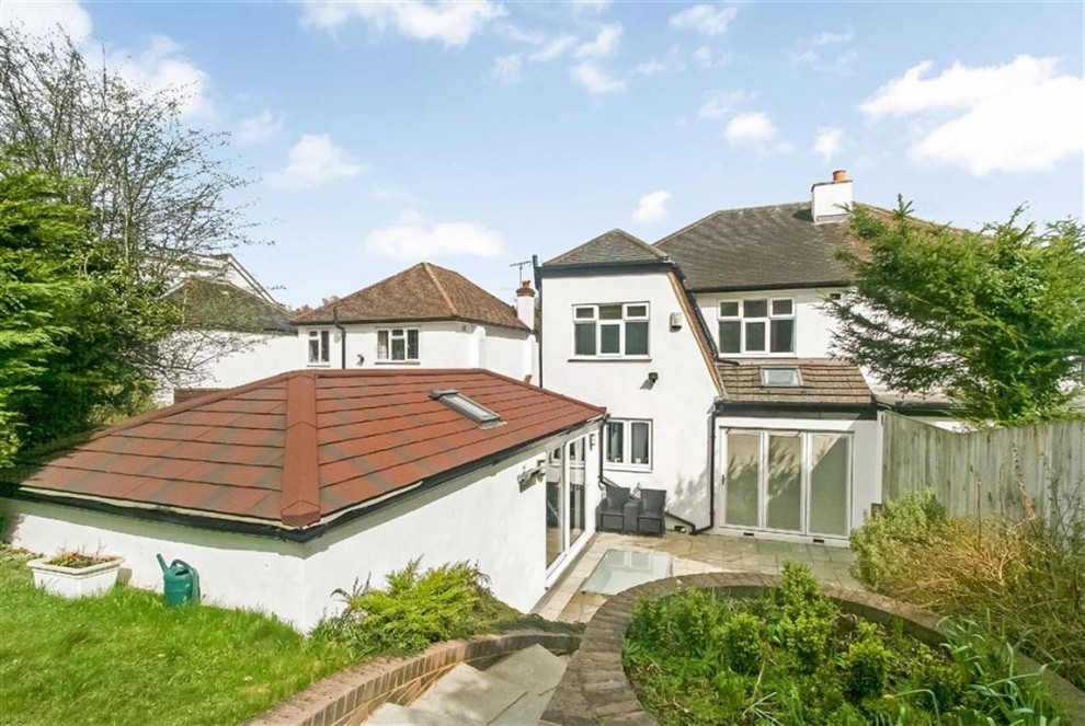 4 bedroom semi detached house for sale in Coulsdon
