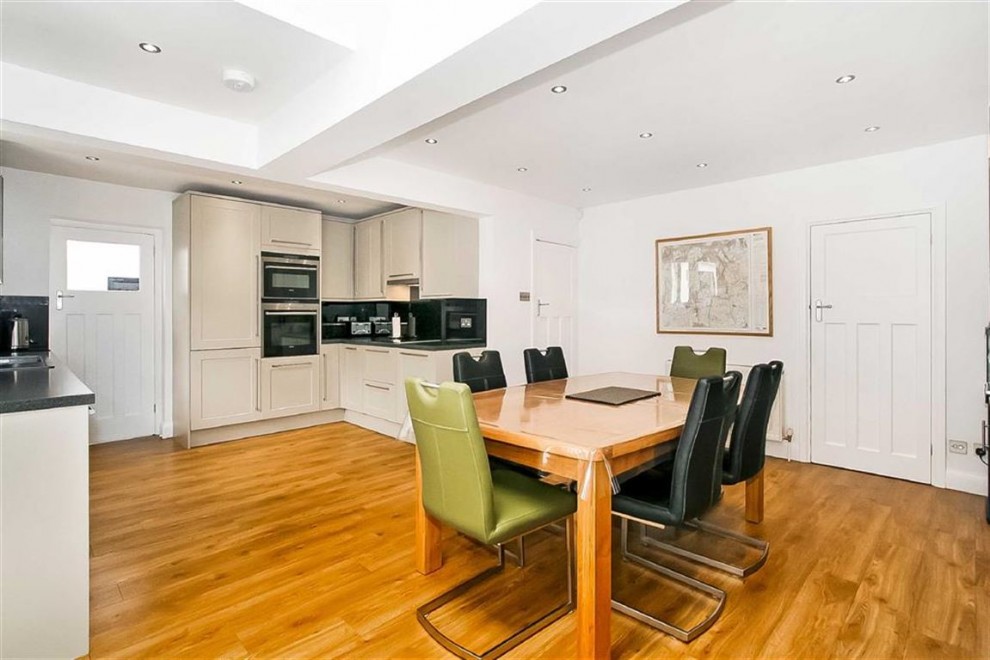 4 bedroom semi detached house for sale in Coulsdon