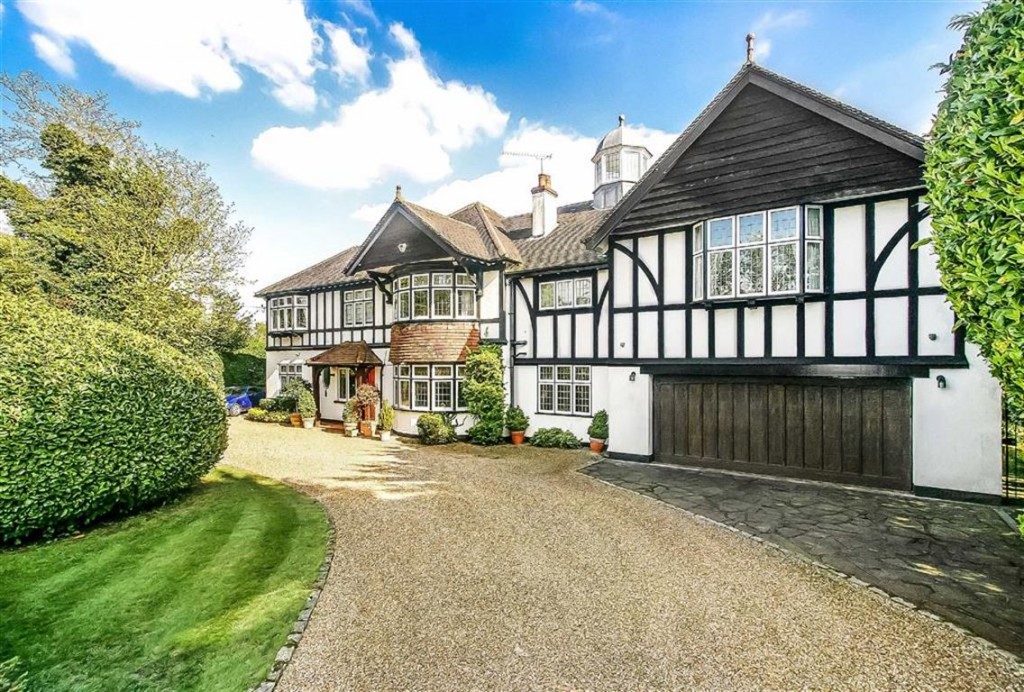 6 bedroom House Detached for sale in Purley