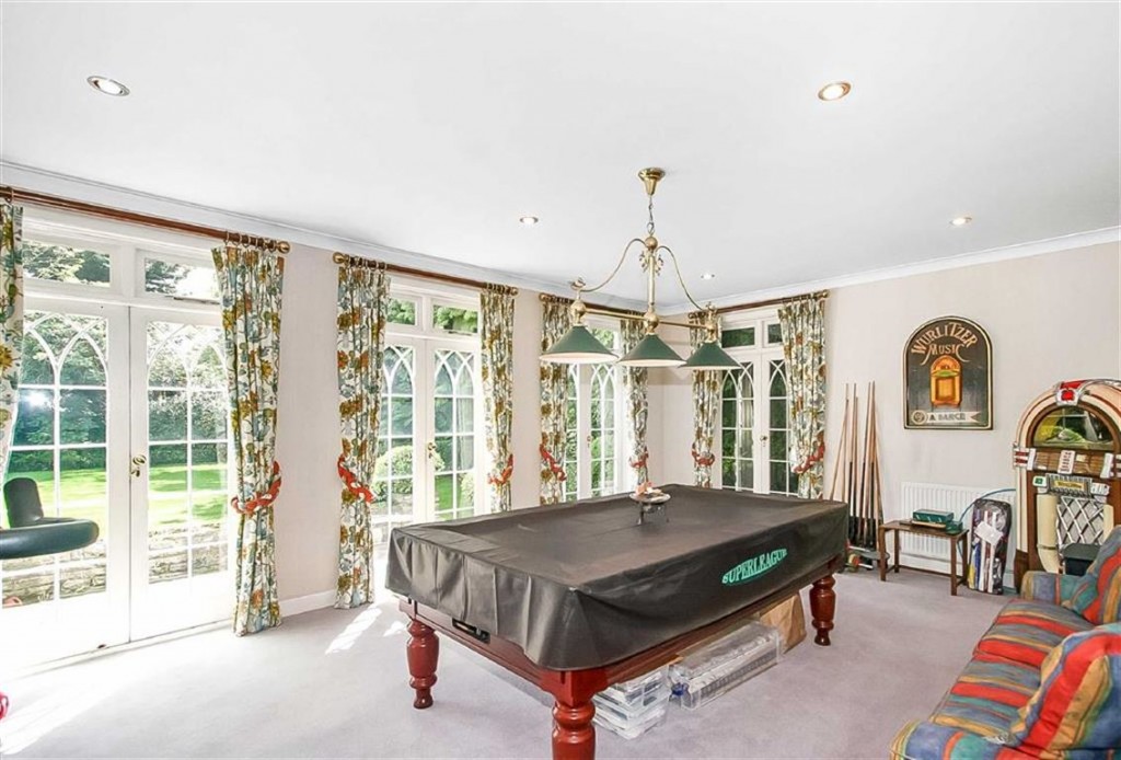 6 bedroom House Detached for sale in Purley