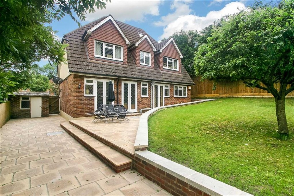 5 bedroom House Detached for sale in Coulsdon