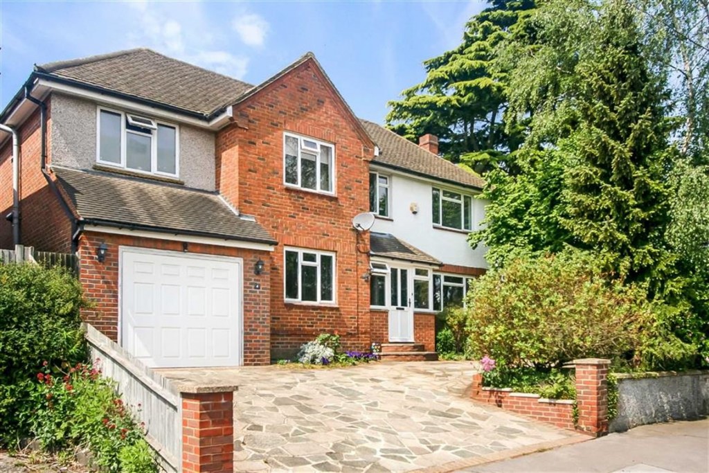 5 bedroom House Detached for sale in South Croydon