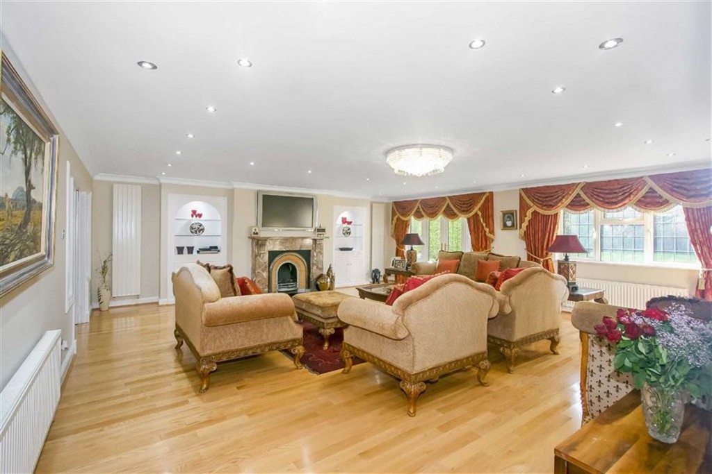 6 bedroom House Detached for sale in b Estate, West Purley