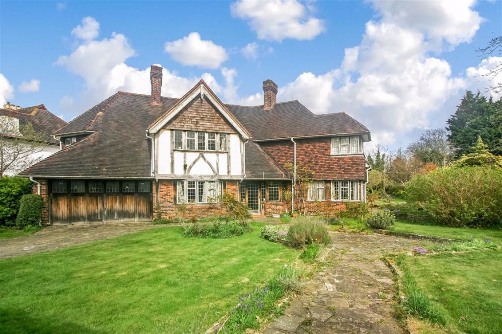 4 bedroom House Detached for sale in Whitgift Estate, East Croydon