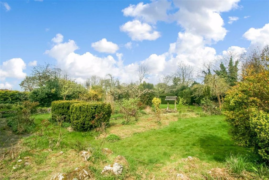 4 bedroom House Detached for sale in Whitgift Estate, East Croydon