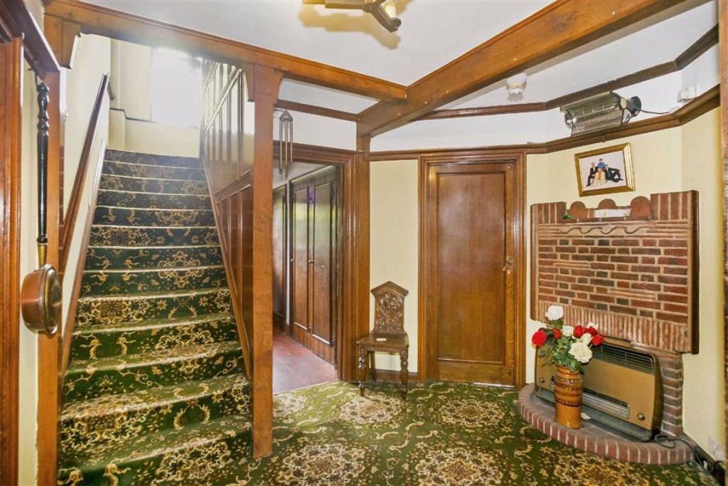 4 bedroom House Detached for sale in Whitgift Estate, East Croydon