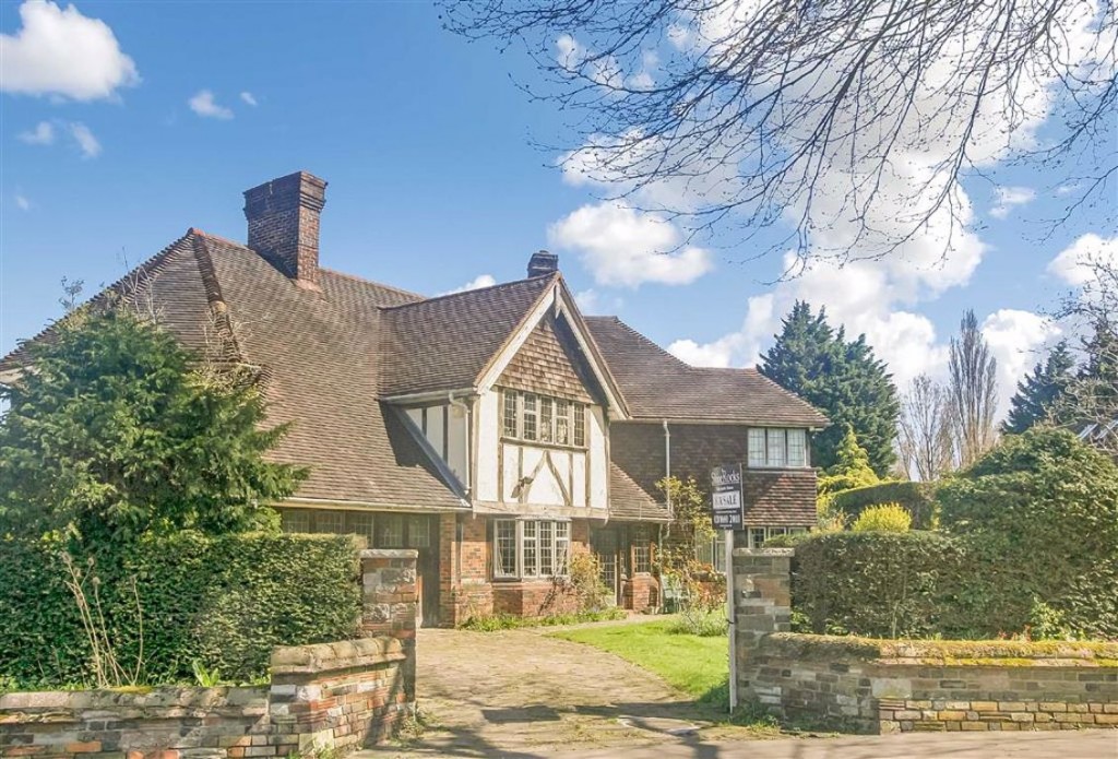 4 bedroom House Detached for sale in Whitgift Estate, East Croydon