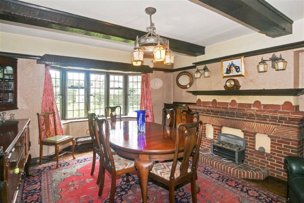 4 bedroom House Detached for sale in Whitgift Estate, East Croydon