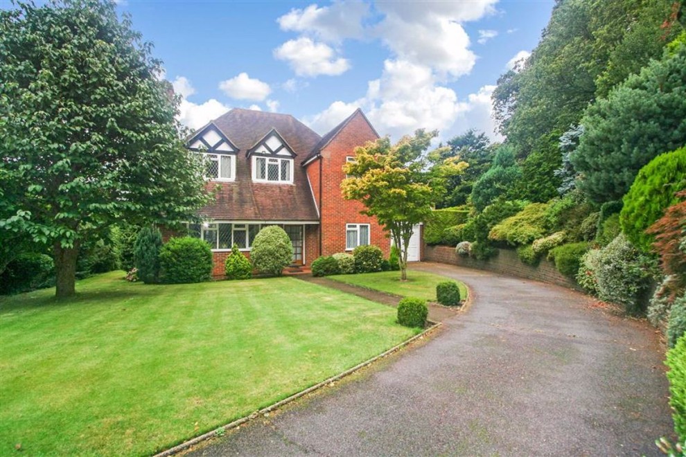 4 bedroom House Detached for sale in Croham Hurst, South Croydon