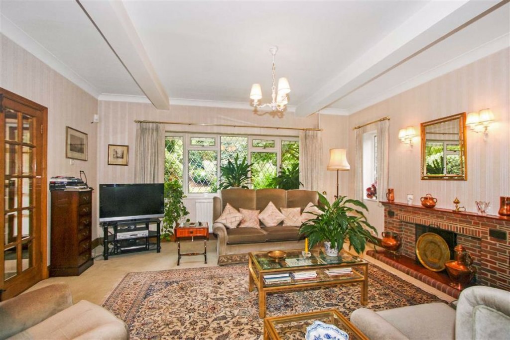 4 bedroom House Detached for sale in Croham Hurst, South Croydon