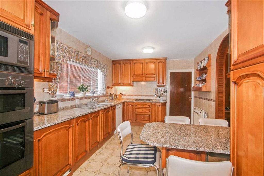 4 bedroom House Detached for sale in Croham Hurst, South Croydon