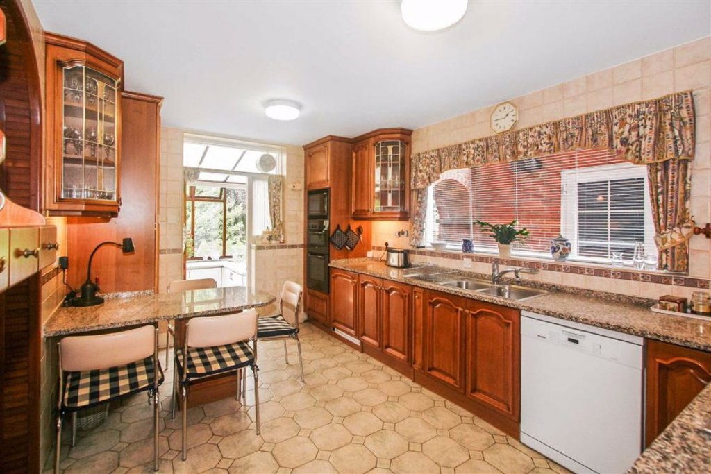 4 bedroom House Detached for sale in Croham Hurst, South Croydon