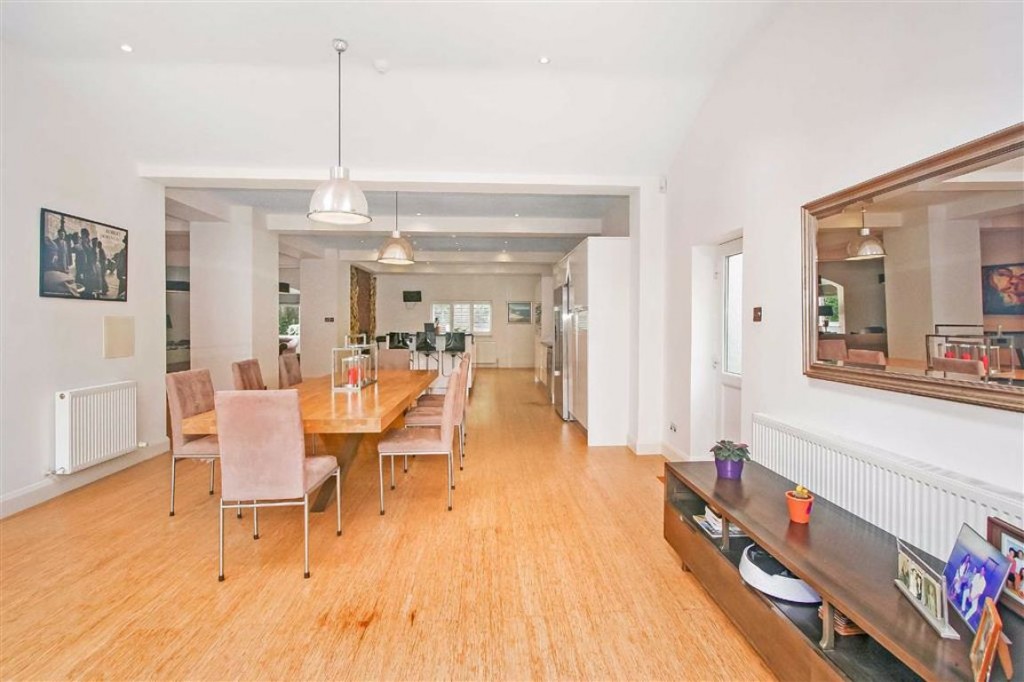 5 bedroom semi detached house for sale in b Estate, Purley