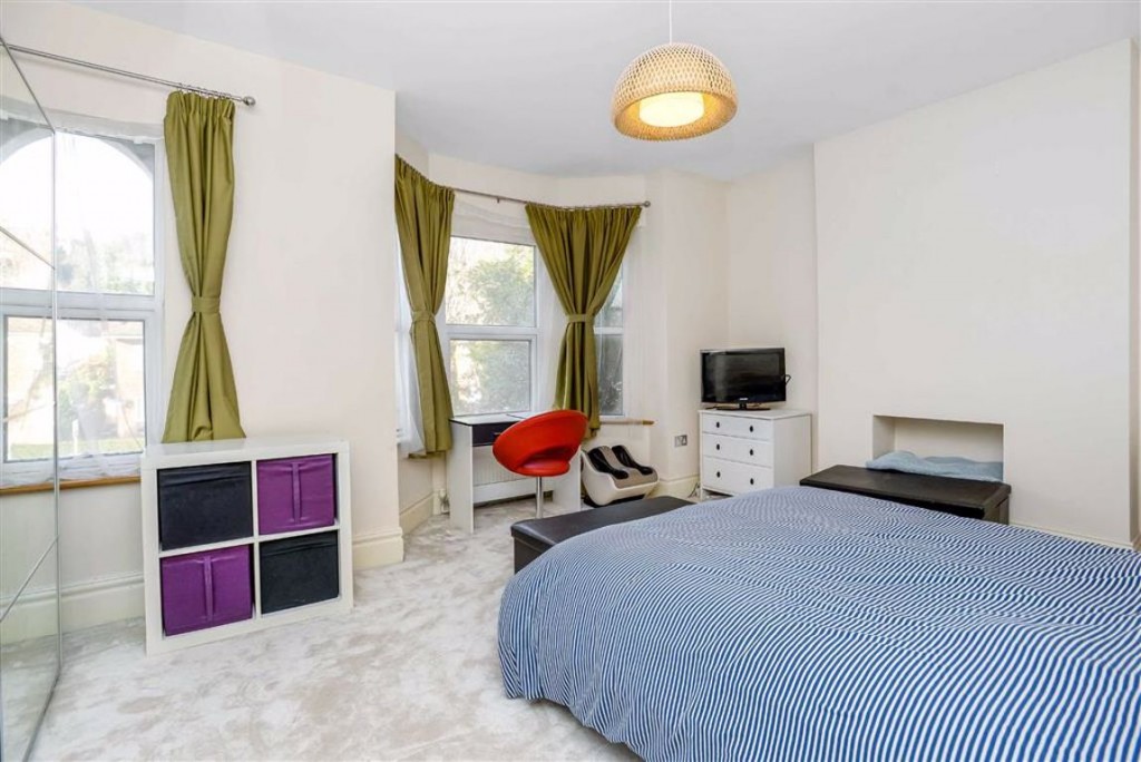 4 bedroom semi detached house for sale in South Croydon