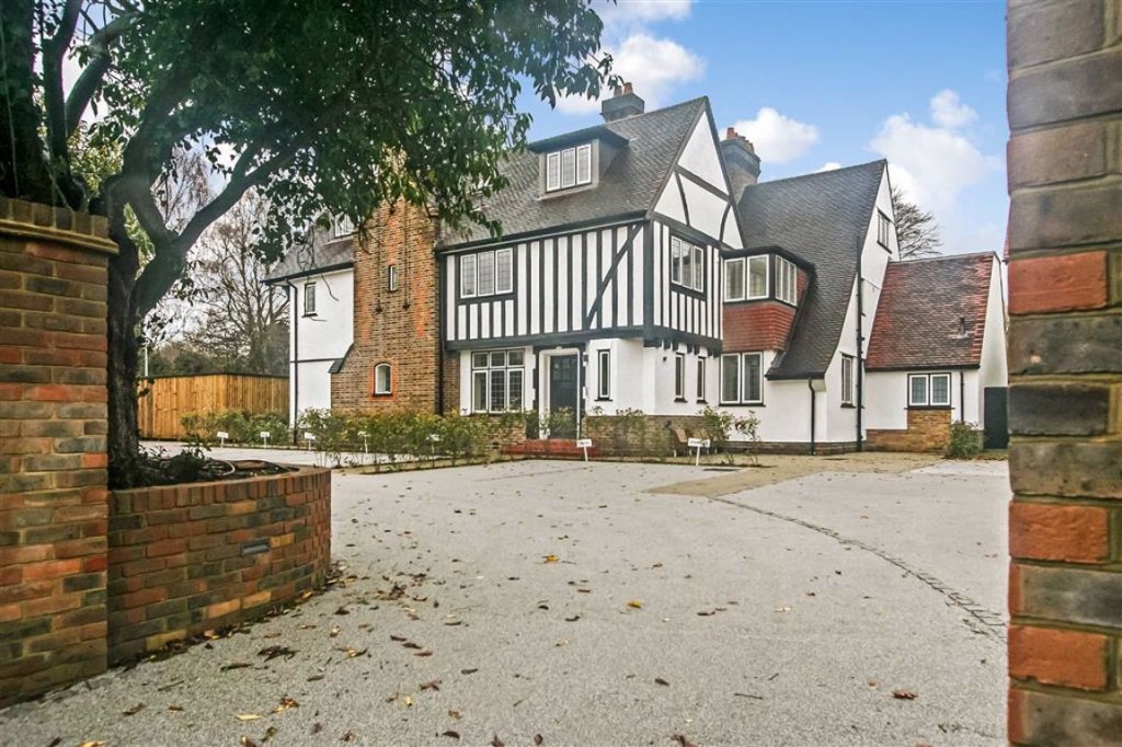 3 bedroom New Apartment Conversion for sale in Kenley