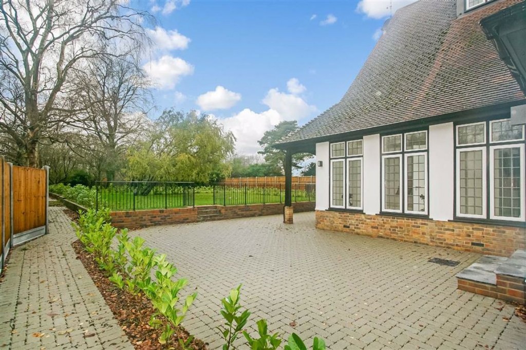3 bedroom New Apartment Conversion for sale in Kenley