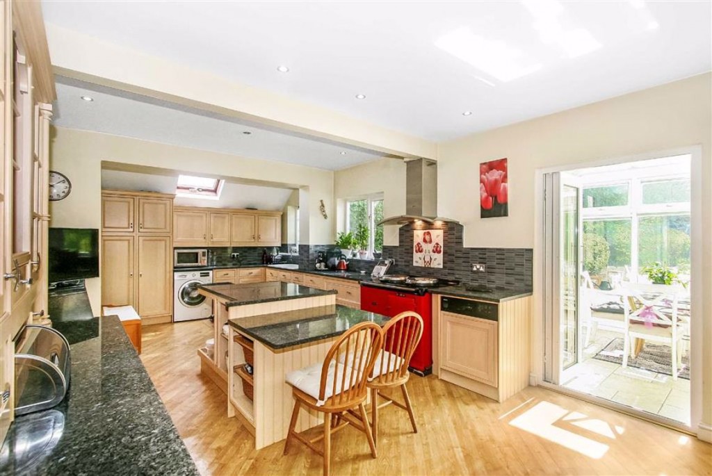 5 bedroom House Detached for sale in Purley