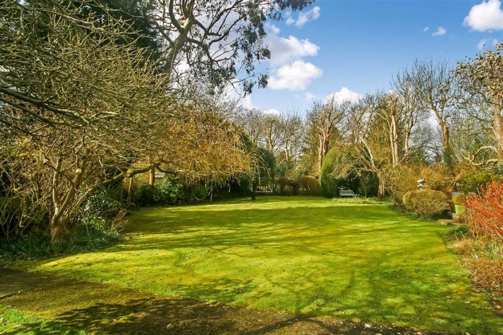 5 bedroom House Detached for sale in West Coulsdon