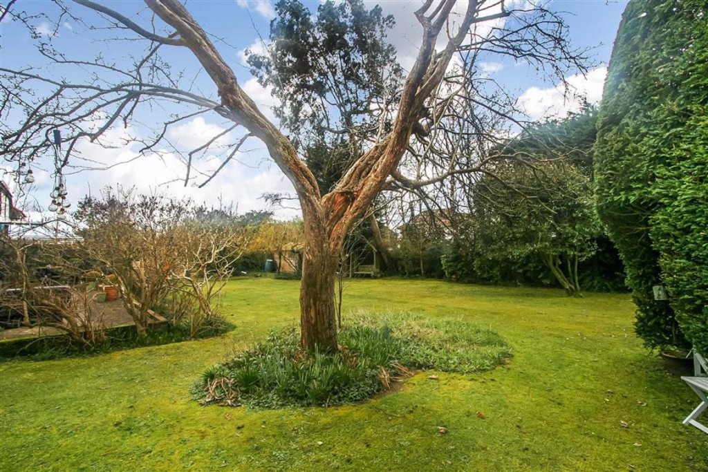 5 bedroom House Detached for sale in West Coulsdon