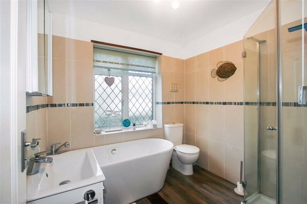 5 bedroom House Detached for sale in West Coulsdon