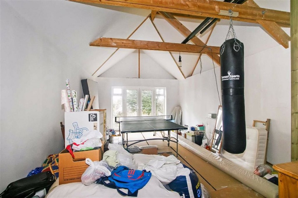 5 bedroom House Detached for sale in West Coulsdon